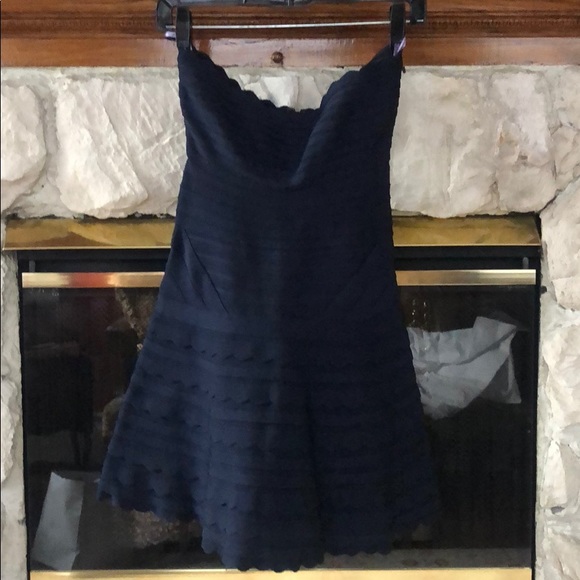🌺⭐️HP⭐️🌺Herve Leger Strapless Dress - Picture 4 of 5